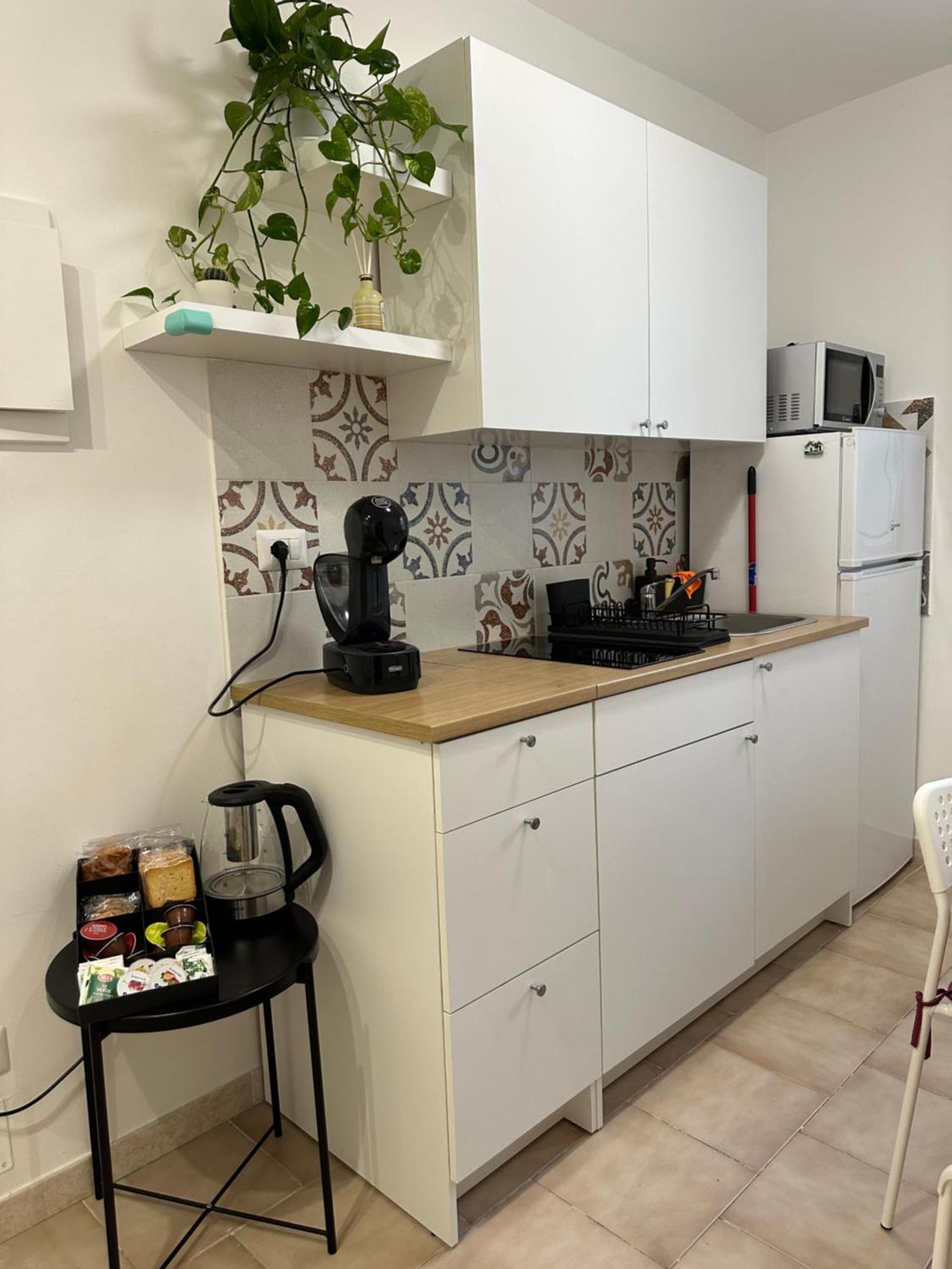 Rosas Guest House - La Cementina Bari Eksteriør billede
